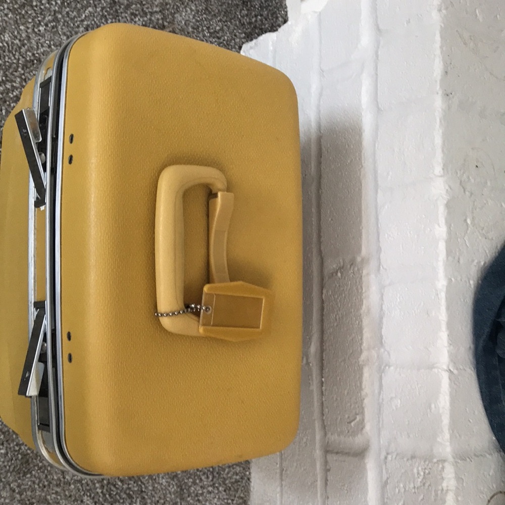 Vintage makeup trunk - Picture 2 of 5